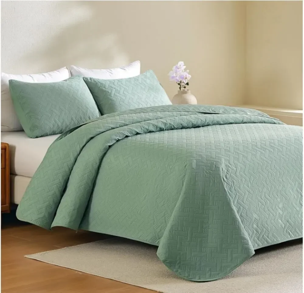 JYHOPE Sage Green Twin Quilt 68x90 Lightweight Microfabric Bedspread & Shams Set